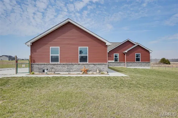 $498,000 | 30931 Bonnie Bell Drive, Warrenton, MO 63383