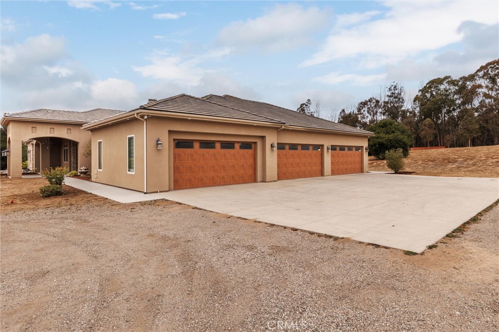 1950 Lemon Ranch Road Arroyo Grande, CA 93420 - Photo 17 of 38 a view of a house with a outdoor space