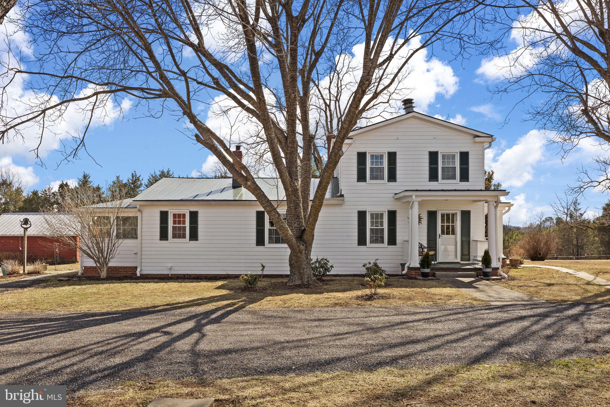 1815 Country Road Beaverdam, VA 23015 - Photo 13 of 98 Front porch with columns