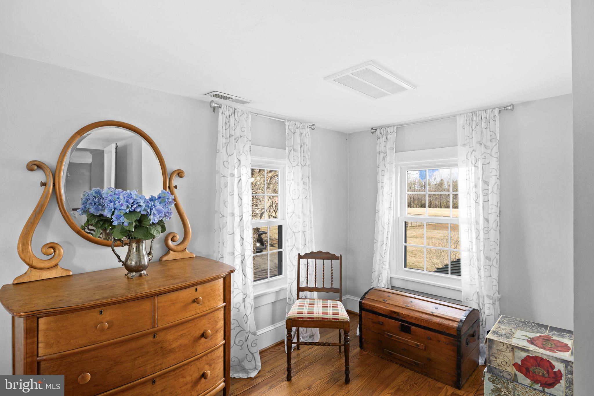 1815 Country Road Beaverdam, VA 23015 - Photo 45 of 98 Bright corner with classic trim