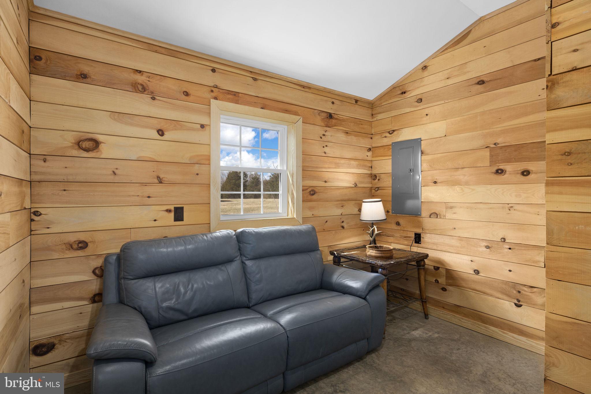 1815 Country Road Beaverdam, VA 23015 - Photo 55 of 98 Sitting area