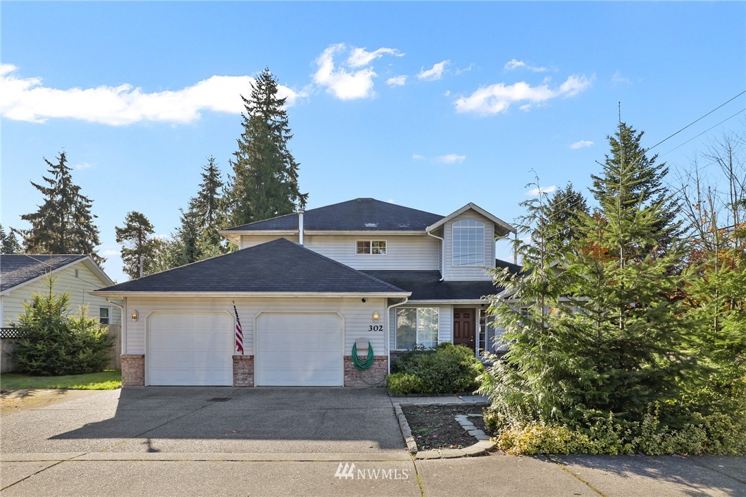 302 South Cabot Road Everett, WA 98203 - Photo 2 of 19