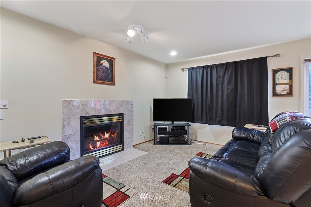 302 South Cabot Road Everett, WA 98203 - Photo 9 of 19