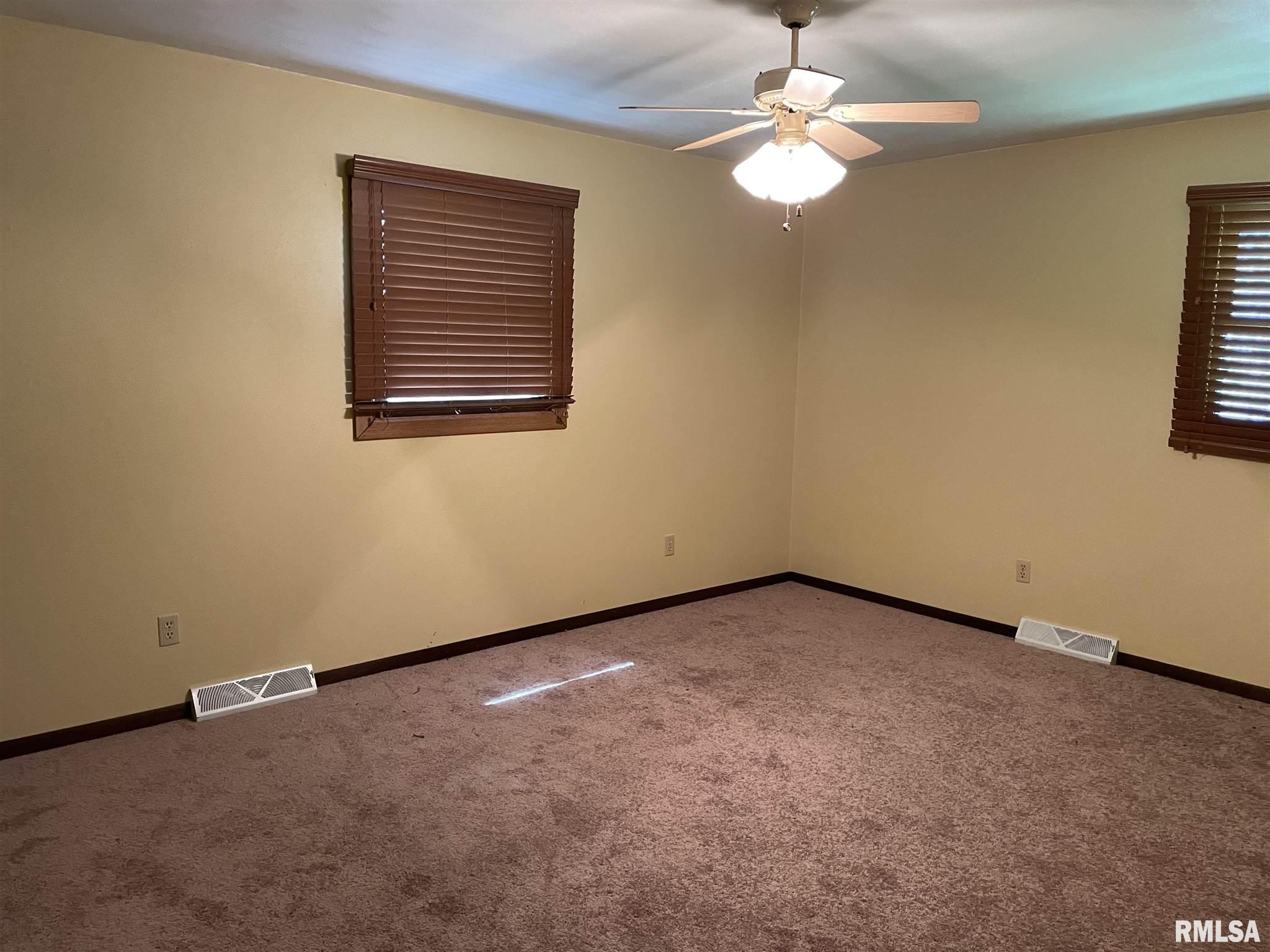 11553 Leinberger Road Athens, IL 62613 - Photo 16 of 22 Gallery Image 16