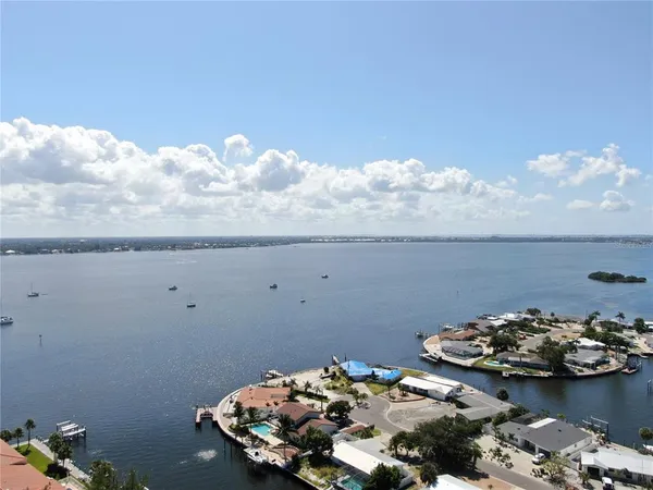 $6,750,000 | 10005 Manatee Avenue West, Bradenton, FL 34209