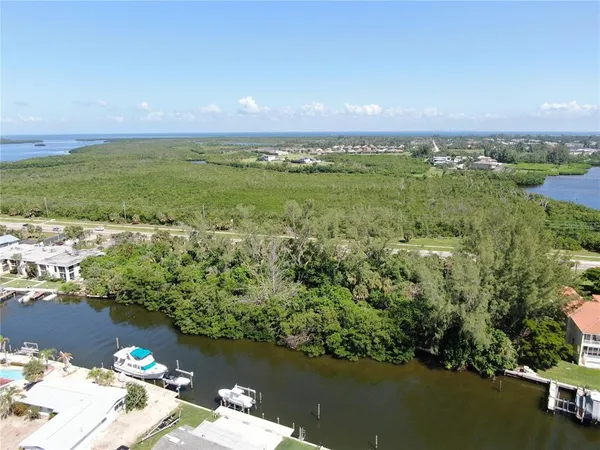 $6,750,000 | 10005 Manatee Avenue West, Bradenton, FL 34209