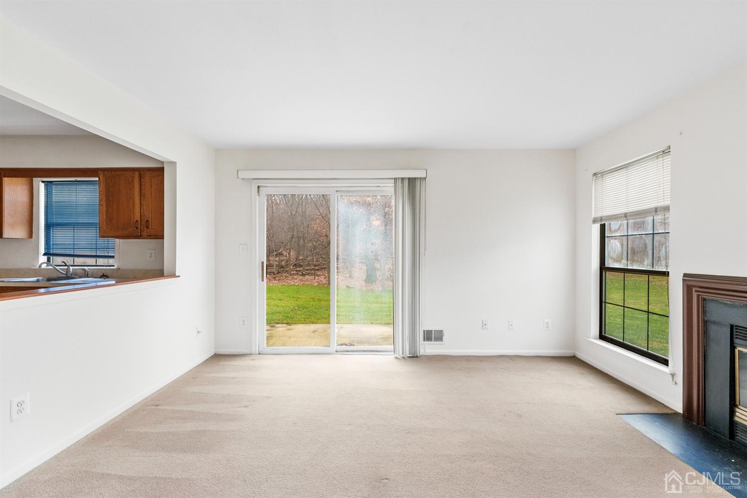 3708 Cricket Circle Edison, NJ 08820 - Photo 19 of 40 a view of an empty room with a window
