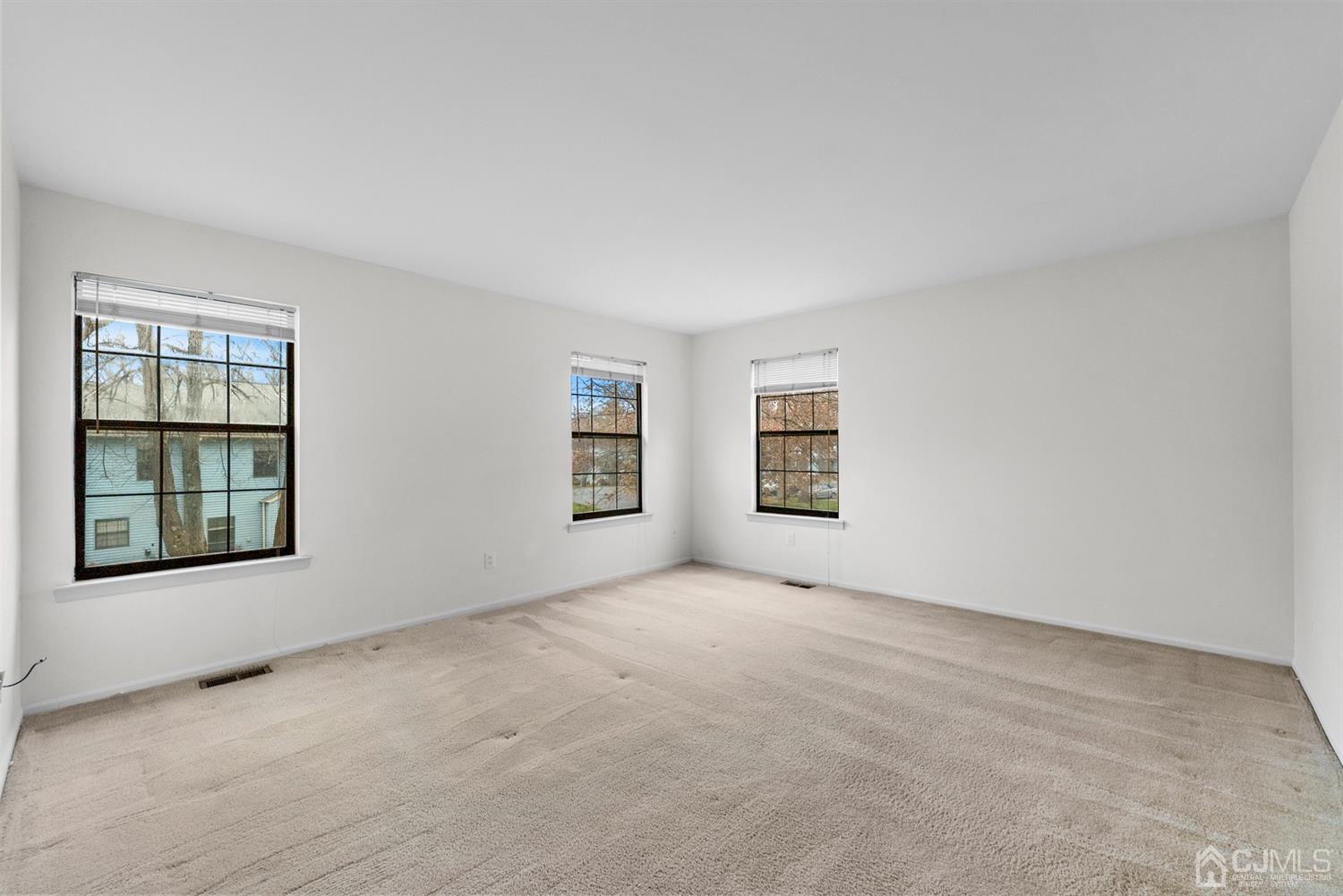 3708 Cricket Circle Edison, NJ 08820 - Photo 20 of 40 an empty room with windows