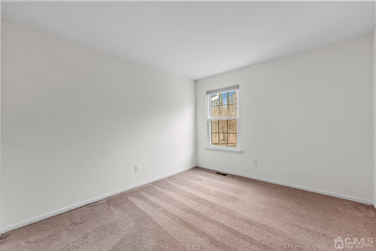 3708 Cricket Circle Edison, NJ 08820 - Photo 27 of 40 an empty room with a window