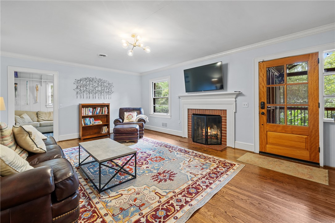 121 Poole Lane Clemson, SC 29631 - Photo 7 of 35