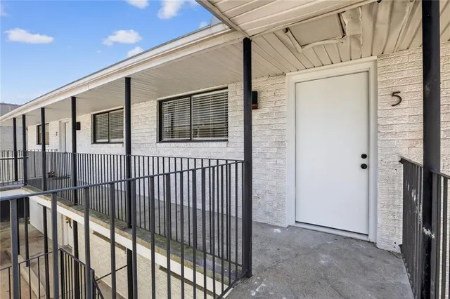 $1,350 | 501 Peniston Street, Unit 5, New Orleans, LA 70115