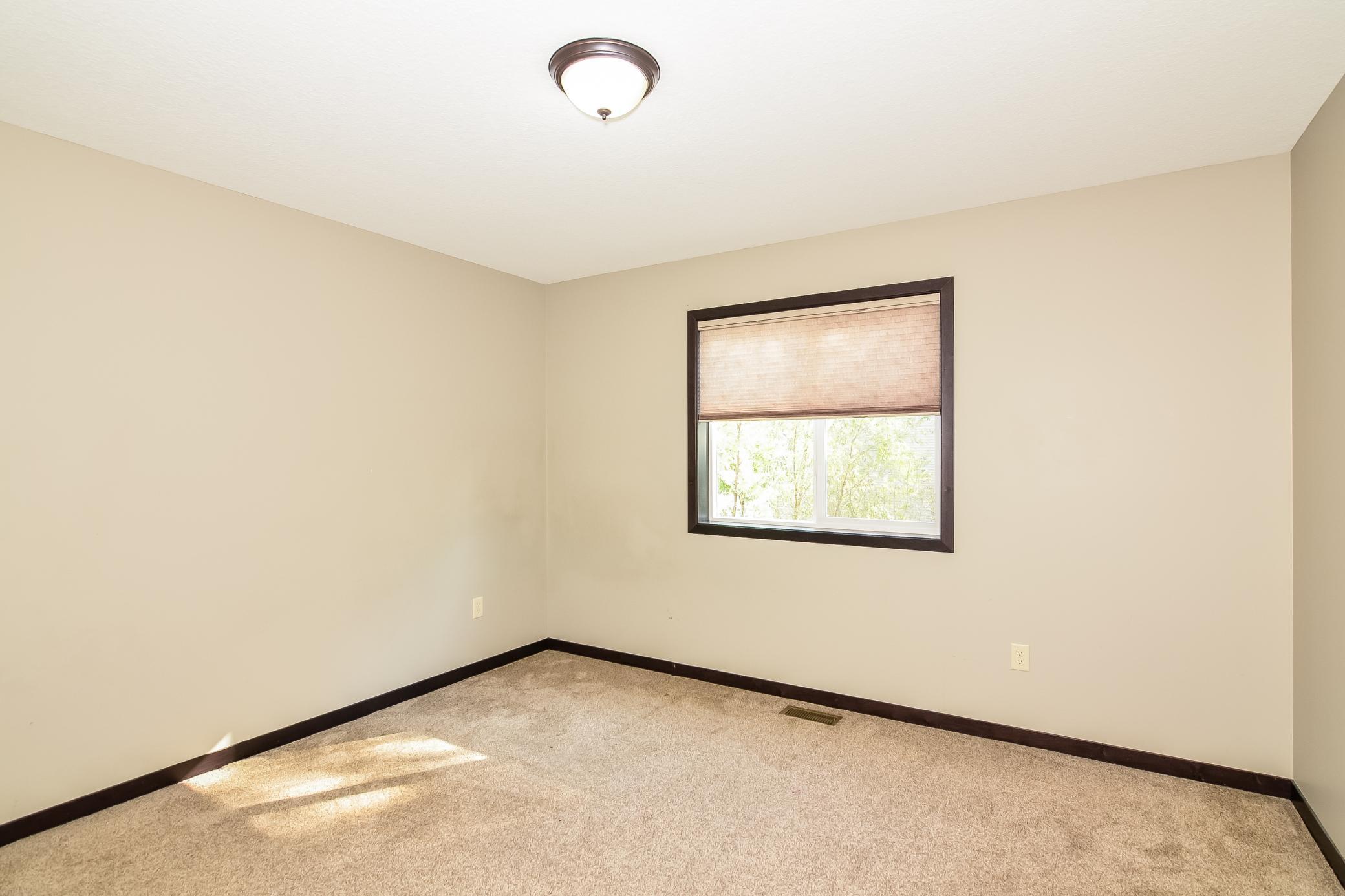 2574 County Rd H2 Mounds View, MN 55112 - Photo 13 of 15