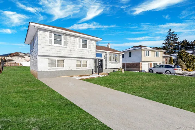 $769,000 | 59 Ford Drive West, Massapequa, NY 11758