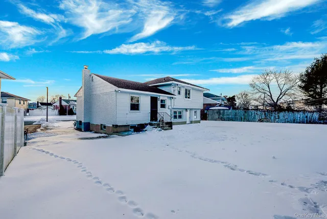 $769,000 | 59 Ford Drive West, Massapequa, NY 11758