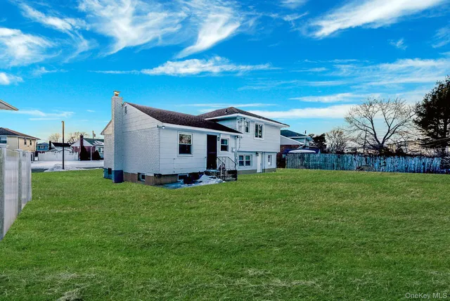 $769,000 | 59 Ford Drive West, Massapequa, NY 11758