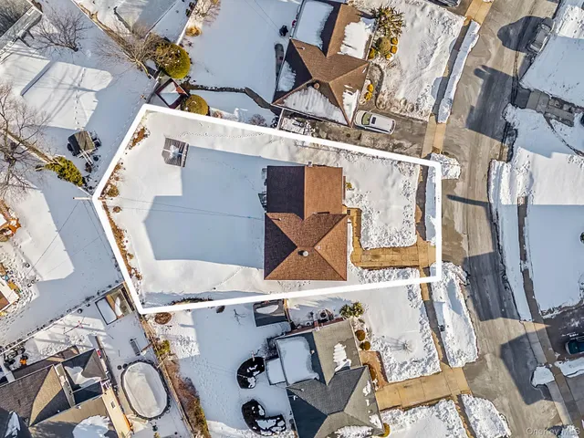 $769,000 | 59 Ford Drive West, Massapequa, NY 11758