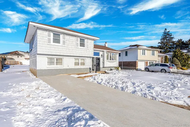 $769,000 | 59 Ford Drive West, Massapequa, NY 11758