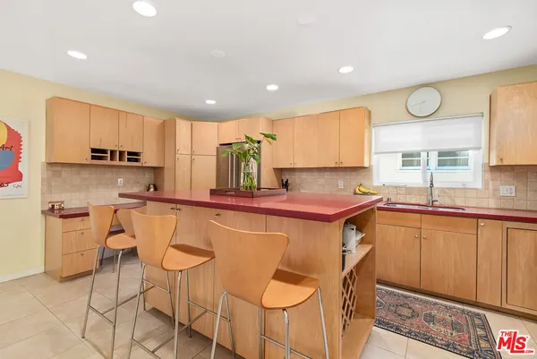 $6,500 | 4643 Nagle Avenue, Sherman Oaks, CA 91423