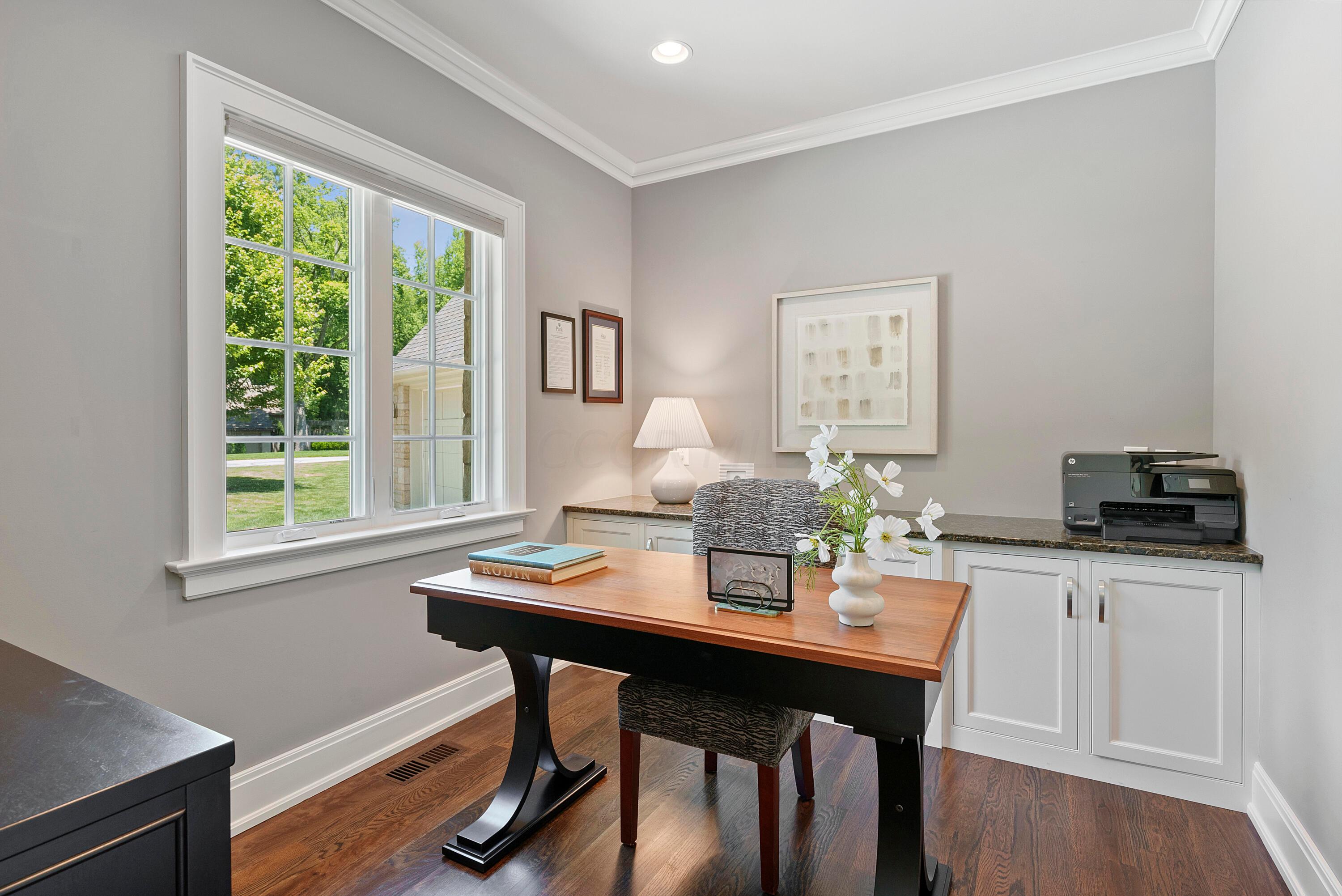 2737 Edington Road Columbus, OH 43221 - Photo 17 of 59 Den/Home Office