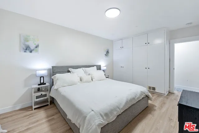 $2,595,000 | 140 North Carson Road, Beverly Hills, CA 90211