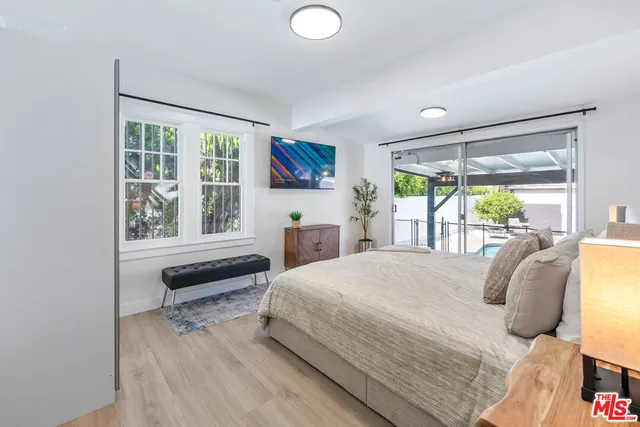 $2,595,000 | 140 North Carson Road, Beverly Hills, CA 90211