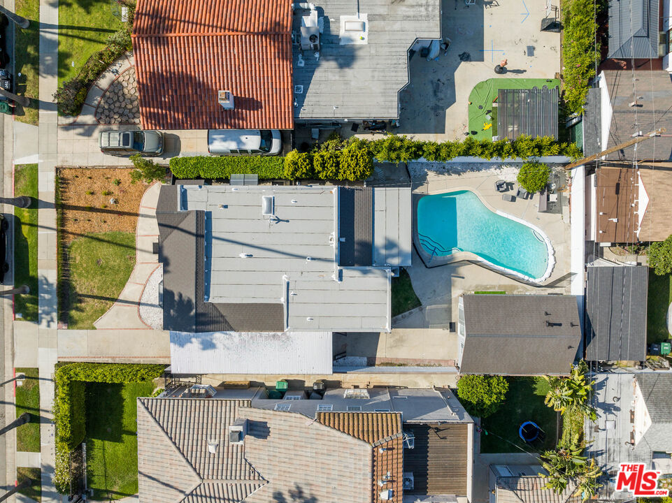140 North Carson Road Beverly Hills, CA 90211 - Photo 26 of 28 an aerial view of a building with street