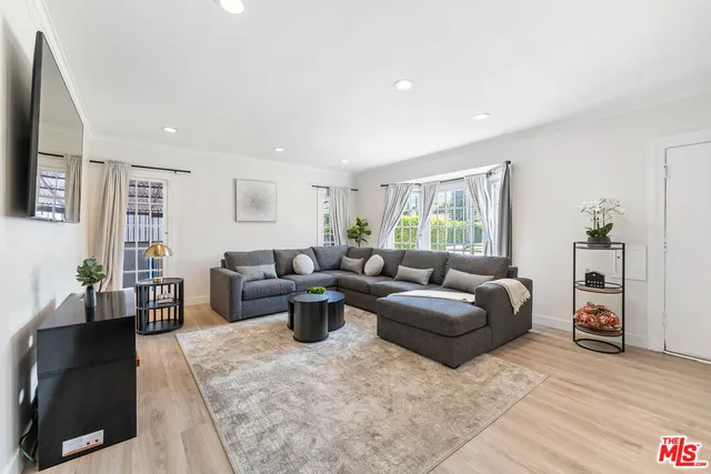 $2,595,000 | 140 North Carson Road, Beverly Hills, CA 90211