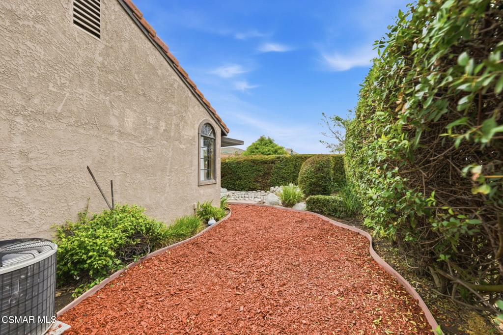 802 Congressional Road Simi Valley, CA 93065 - Photo 26 of 37