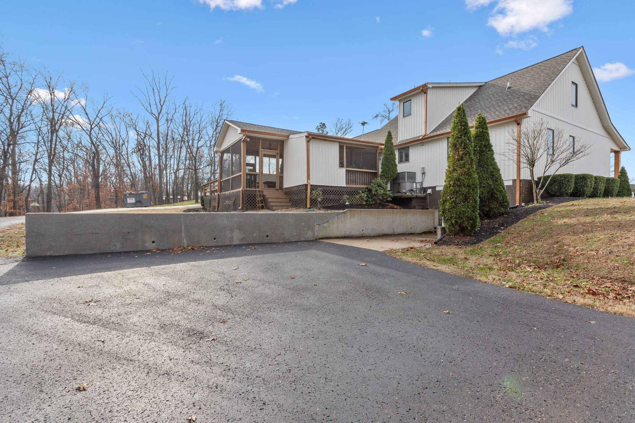 881 Mt Olivet Road Columbia, TN 38401 - Photo 57 of 68 a view of a house with a yard