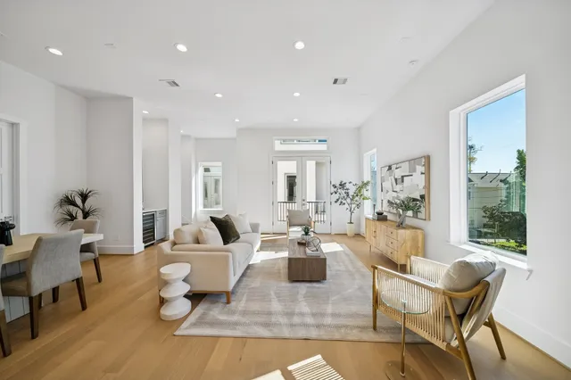 $599,000 | 1405 West 21st Street, Unit B, Houston, TX 77008