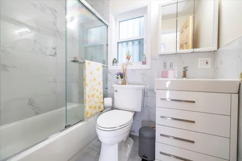 $879,000 | 146-14 Shore Avenue | Jamaica