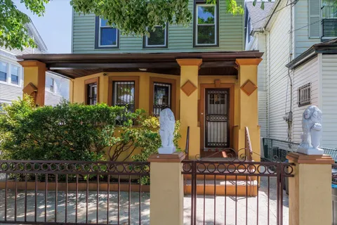 $879,000 | 146-14 Shore Avenue | Jamaica