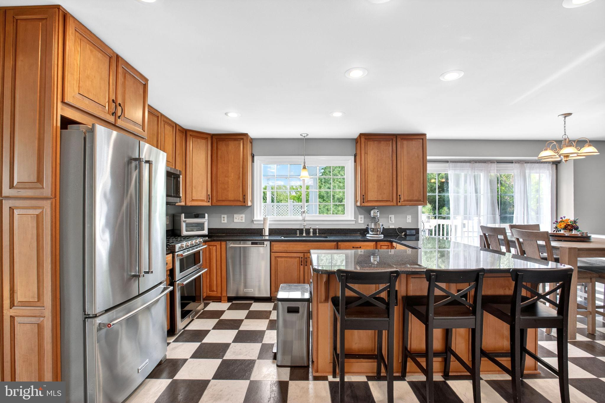 8084 Station Road Manassas, VA 20111 - Photo 19 of 55 Double oven AND plenty of quality cabinetry