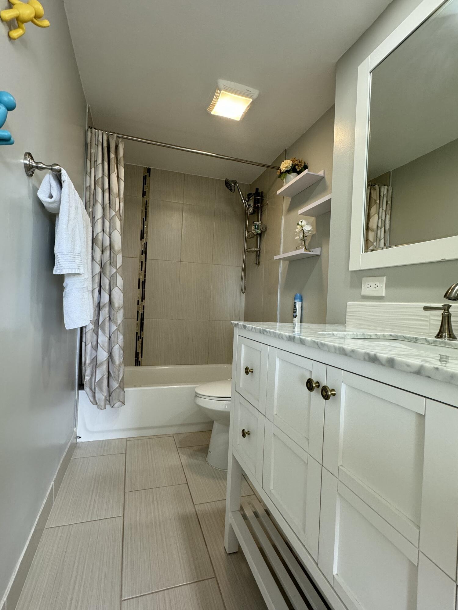 9355 Southwest 8th Street, Unit 417 Boca Raton, FL 33428 - Photo 6 of 27 IMG_9125
