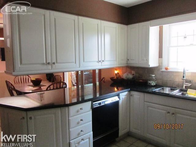 3076 Quick Road Holly, MI 48442 - Photo 7 of 33 21368961-6.JPG