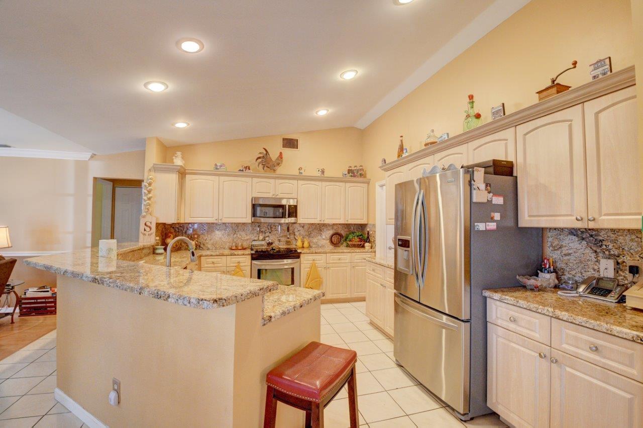 101 Southwest 15th Avenue Boca Raton, FL 33486 - Photo 14 of 43 Kitchen