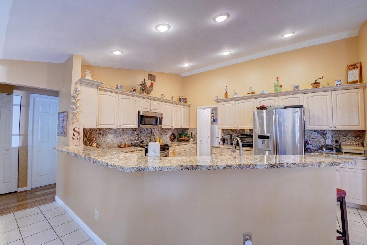 101 Southwest 15th Avenue Boca Raton, FL 33486 - Photo 15 of 43 Kitchen