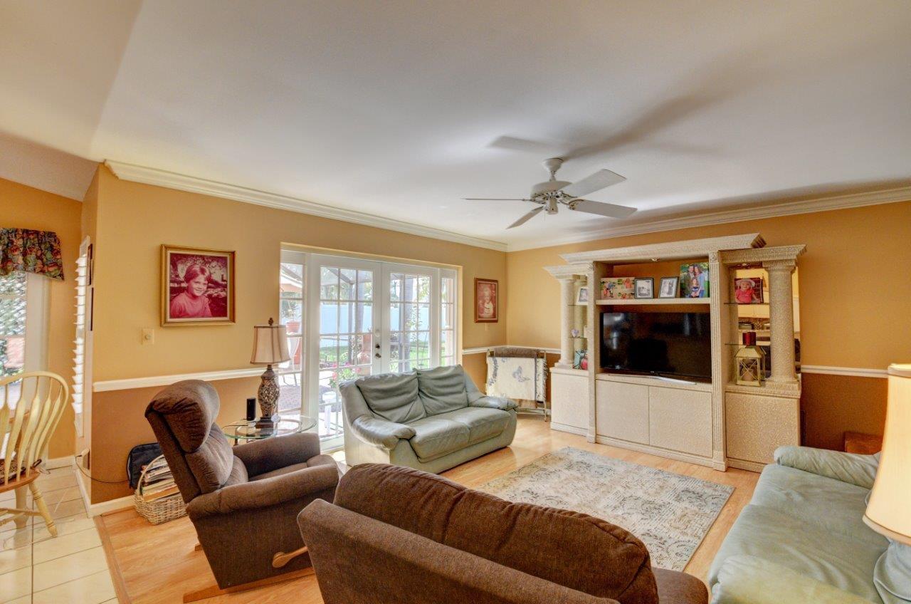 101 Southwest 15th Avenue Boca Raton, FL 33486 - Photo 17 of 43 Family Room