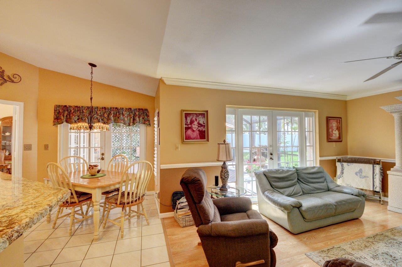 101 Southwest 15th Avenue Boca Raton, FL 33486 - Photo 18 of 43 Family Room