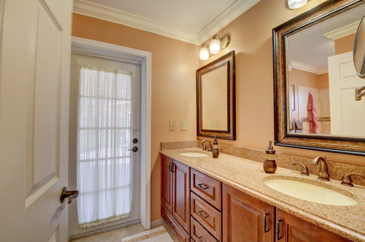 101 Southwest 15th Avenue Boca Raton, FL 33486 - Photo 22 of 43 Master Bathroom