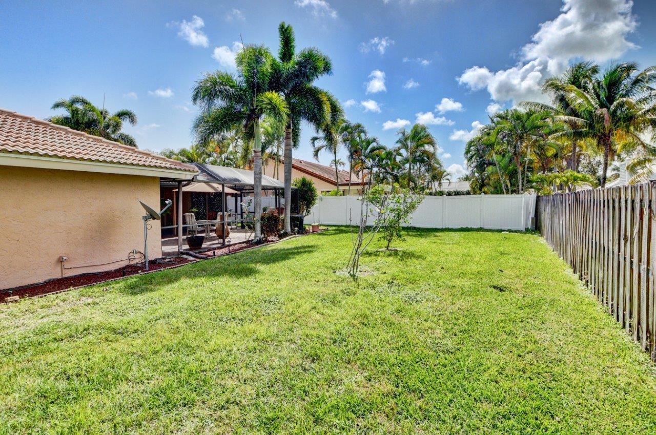 101 Southwest 15th Avenue Boca Raton, FL 33486 - Photo 37 of 43 Backyard