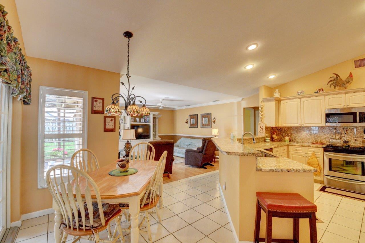 101 Southwest 15th Avenue Boca Raton, FL 33486 - Photo 9 of 43 Breakfast Nook/ Kitchen
