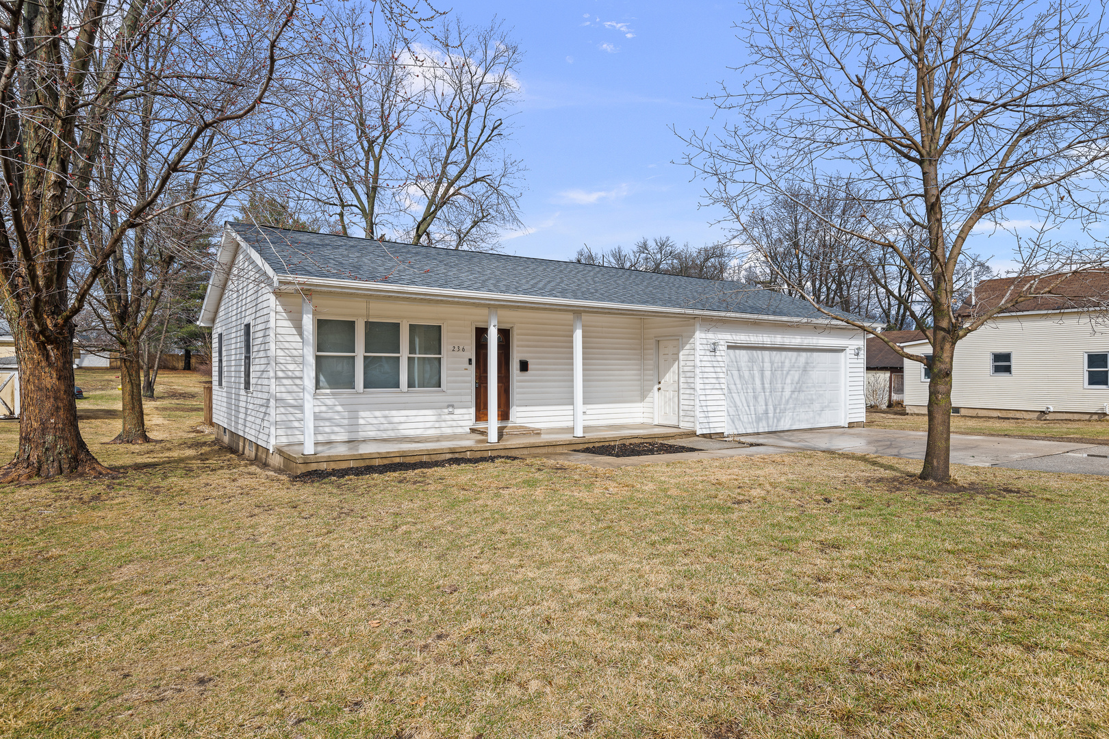 236 West Church Street Kewanee, IL 61443 - Photo 2 of 22 front view of a house with a yard