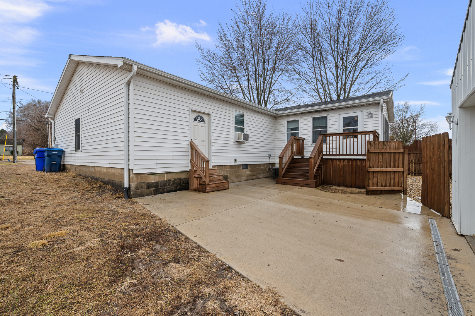236 West Church Street Kewanee, IL 61443 - Photo 21 of 22 a view of a house with a patio