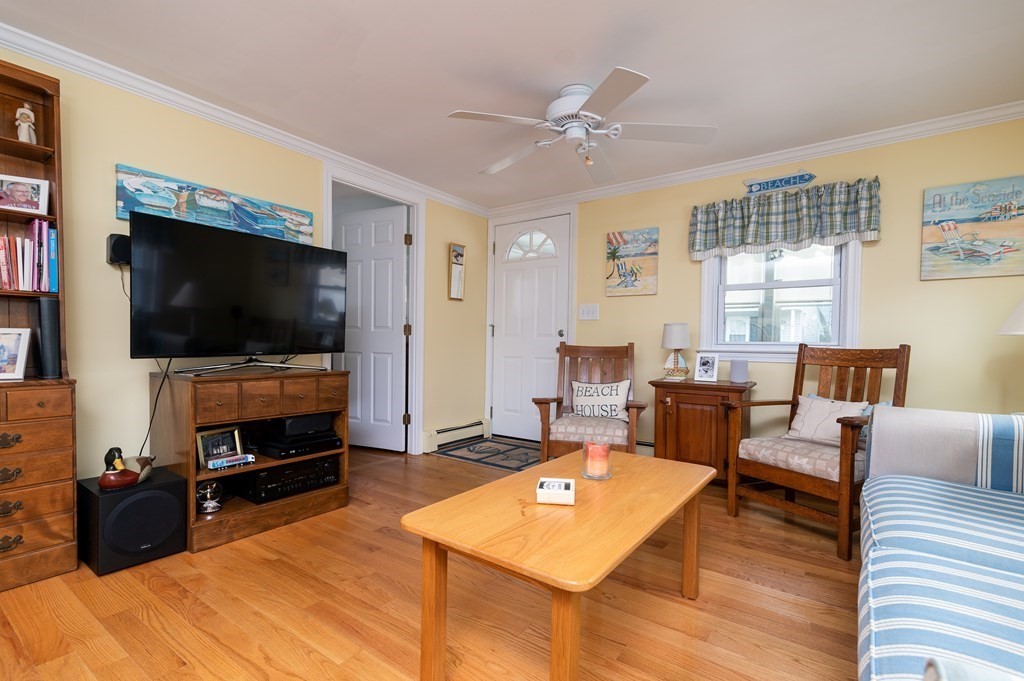 13 Berkley Road Hull, MA 02045 - Photo 4 of 17 Gallery Image 4