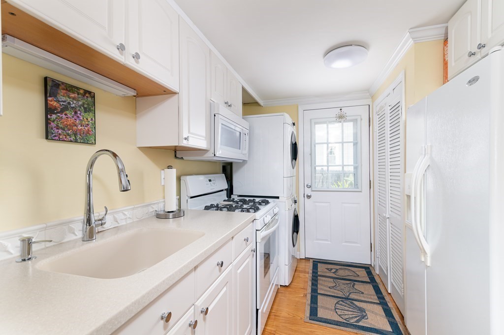 13 Berkley Road Hull, MA 02045 - Photo 6 of 17 Gallery Image 6