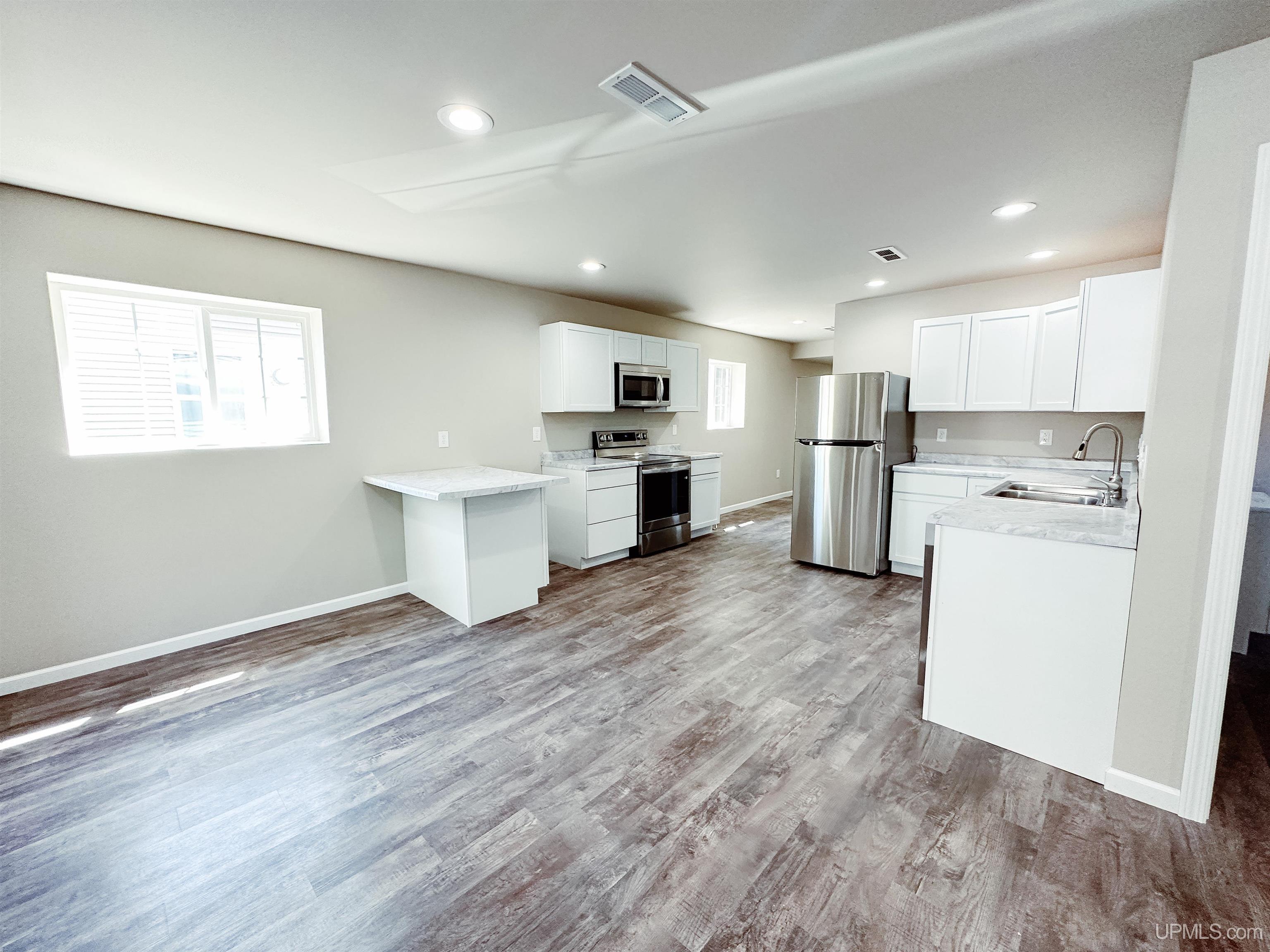 411 North 2nd Street Ishpeming, MI 49849 - Photo 3 of 48