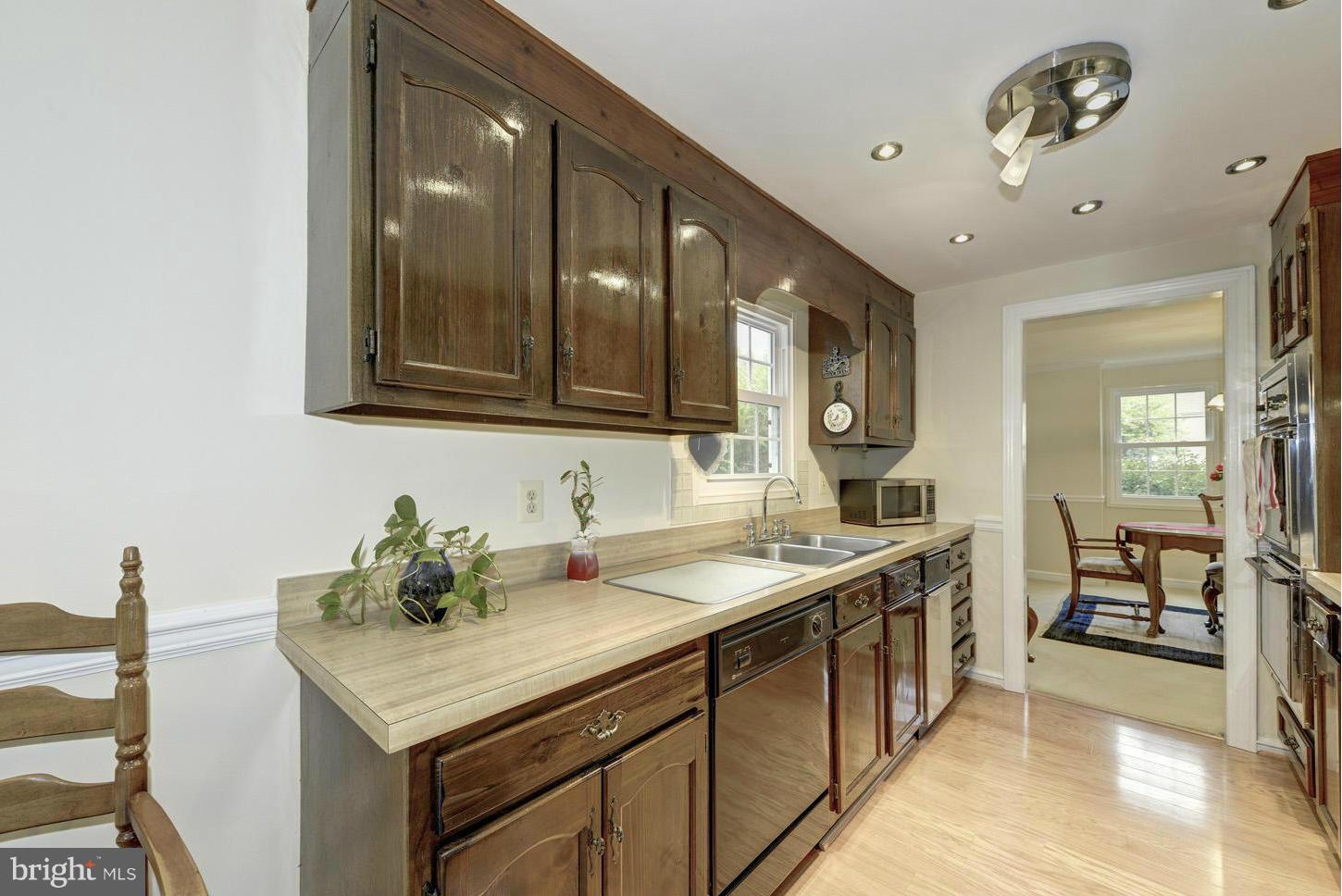 9527 Burning Branch Road Burke, VA 22015 - Photo 13 of 29 Kitchen