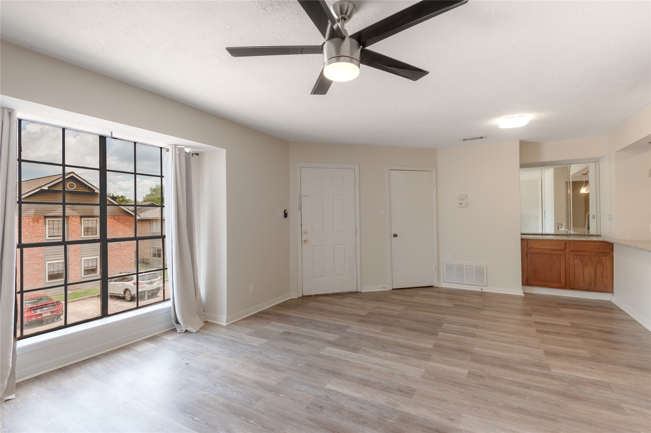 2402 Sycamore Avenue, Unit D6 Huntsville, TX 77340 - Photo 12 of 50