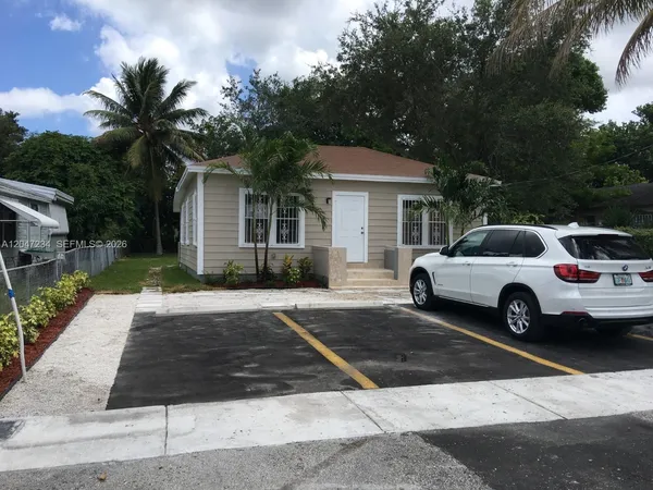 $1,550 | 32 Northeast 169th Street, Unit 2, North Miami Beach, FL 33162
